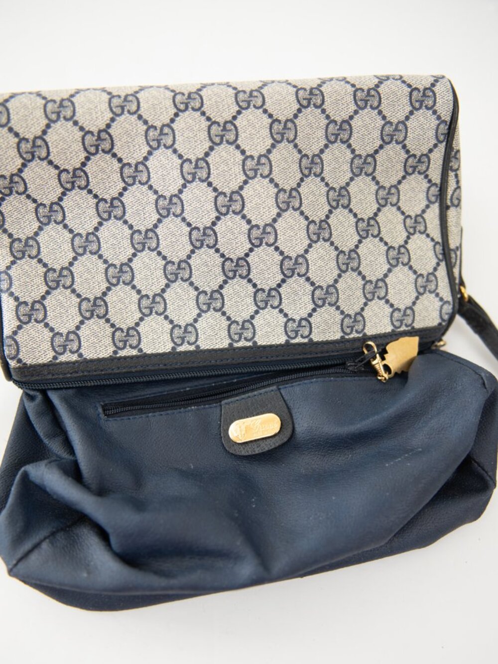 Vintage Gucci GG Supreme Monogram Camera Crossbody Bag 1980s Purse Navy Blue - Picture 8 of 16